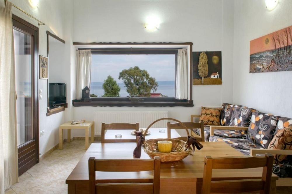 Katevi Luxury Seafront Villa 이에리소스 외부 사진